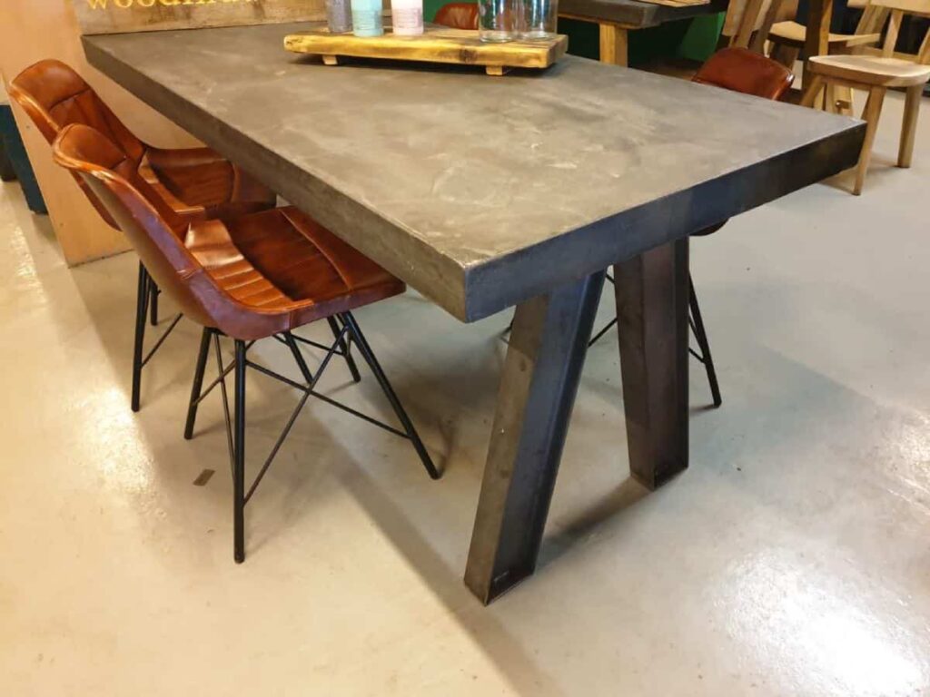 Robuuste betontafel antraciet H-Bint