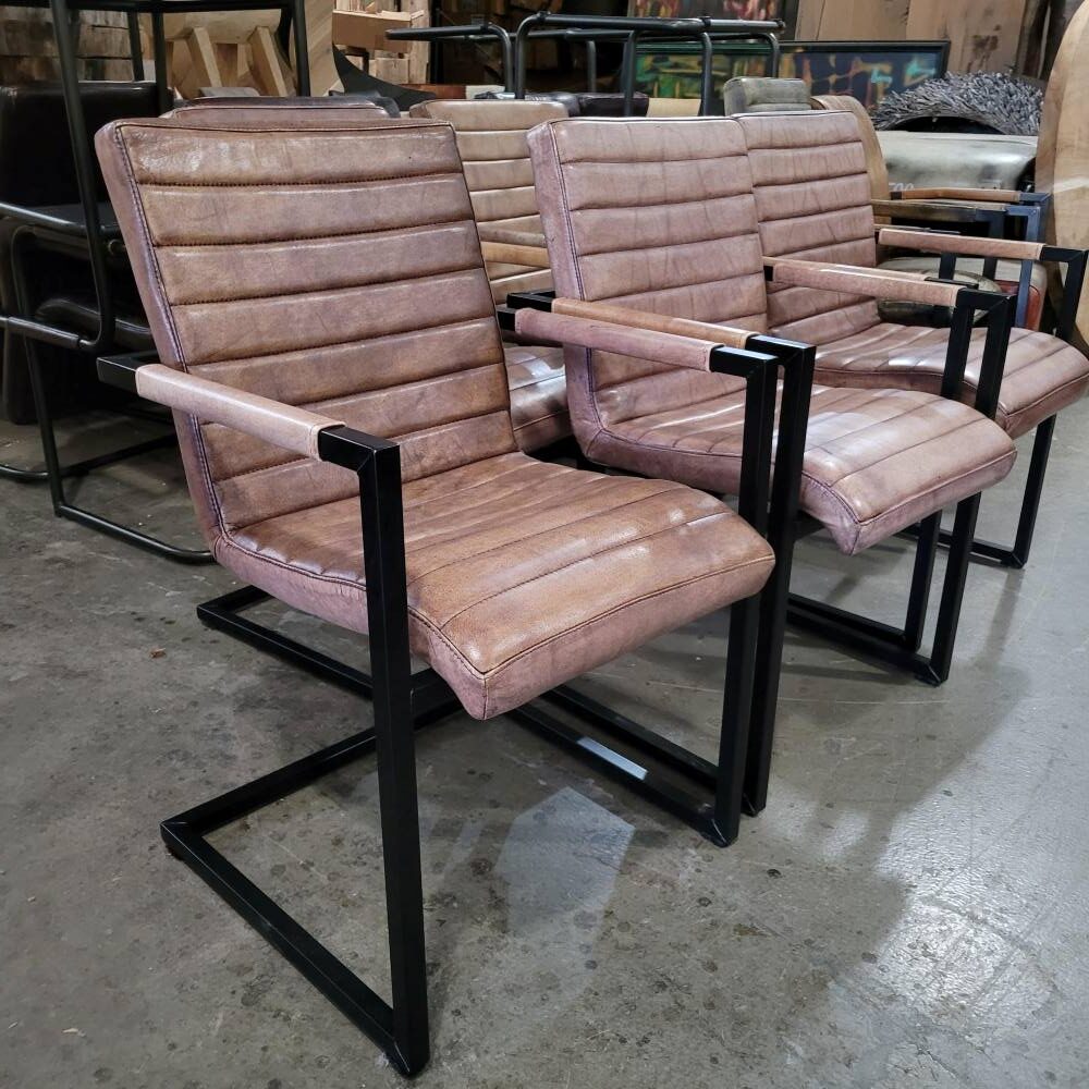 Lederen stoel geschuurd leer cognac