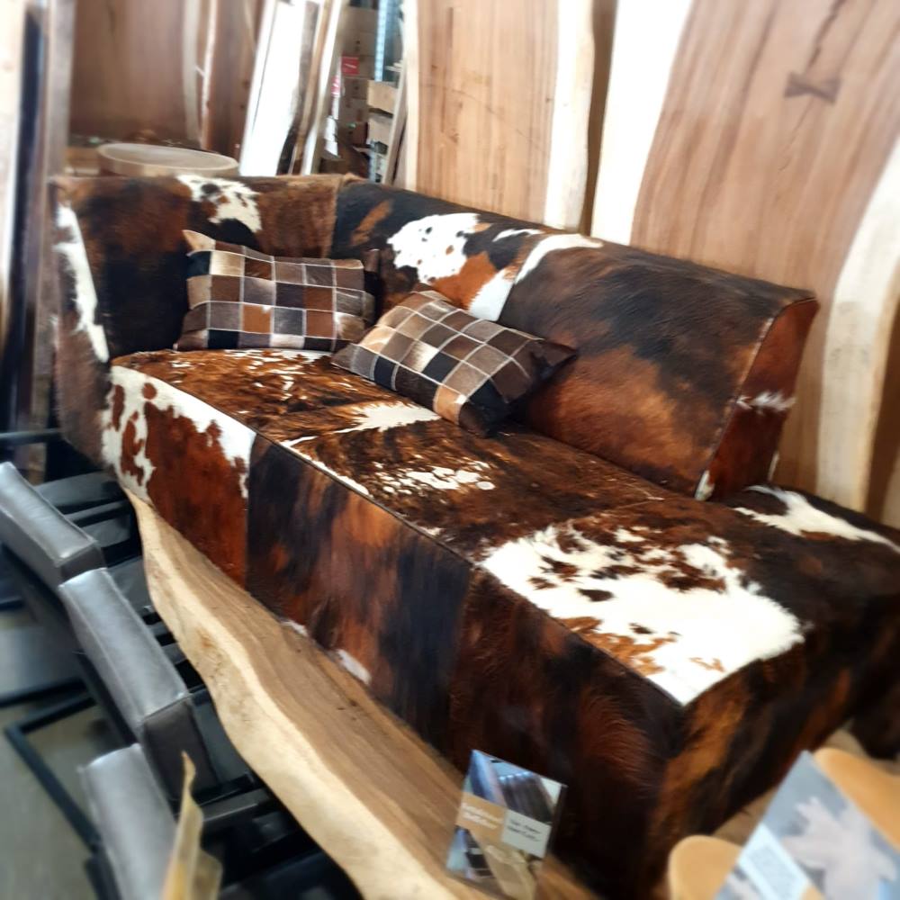 Bank van koeienhuid - loungebank