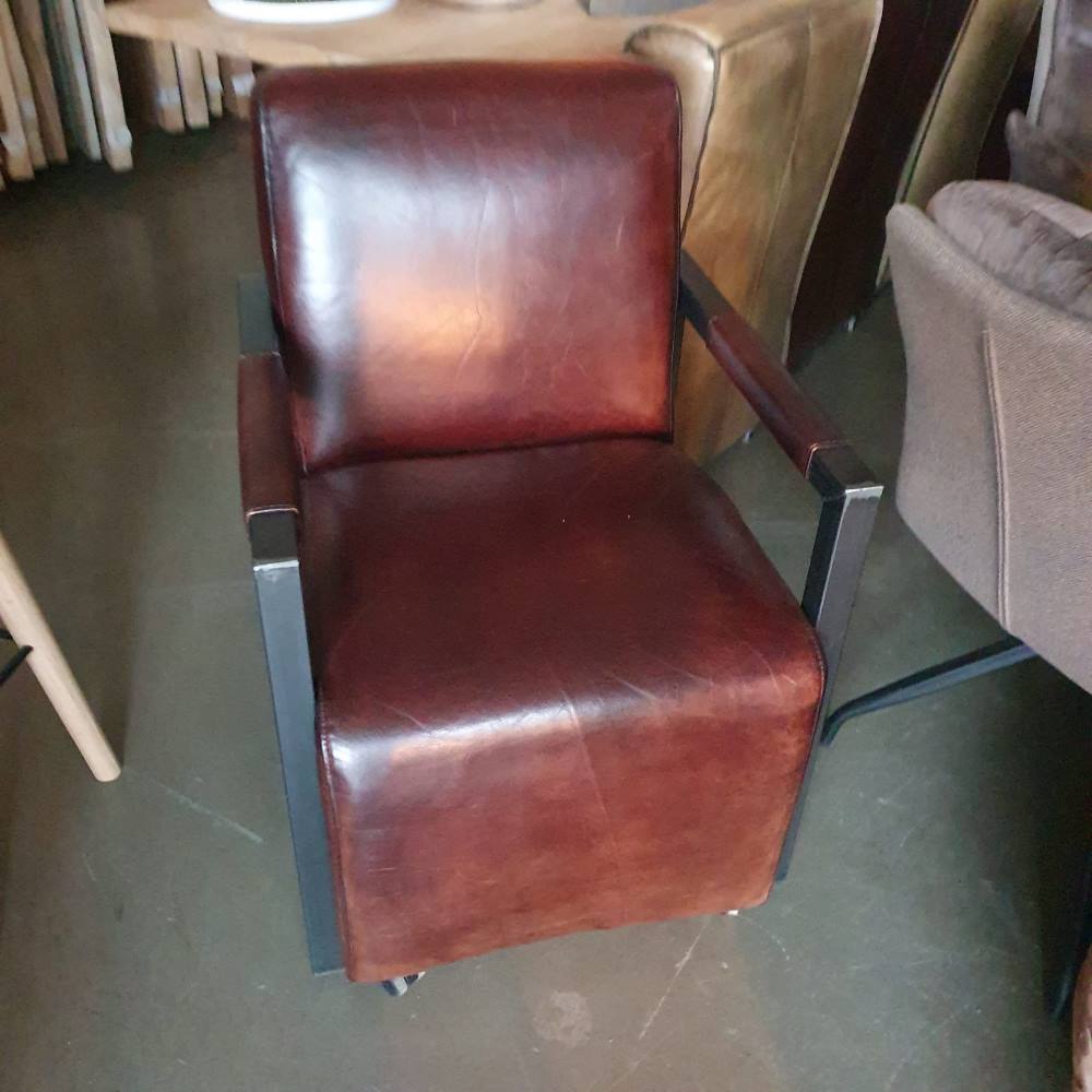 Unieke lederen stoelen donkerbruin