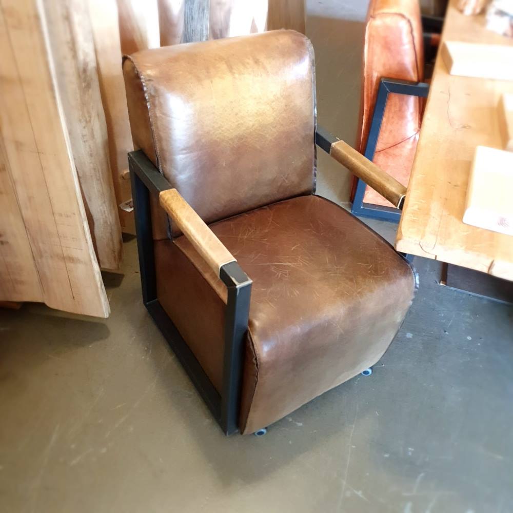 Unieke lederen stoelen olijf-mosgroen